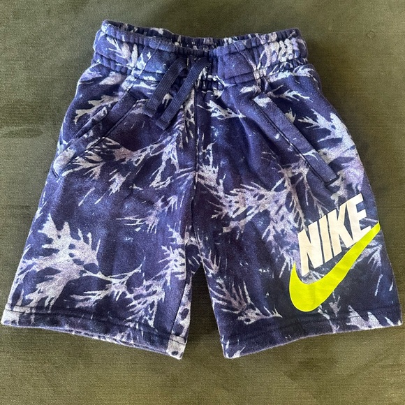 Nike boys tie dye sweat shorts size XS (6-7) navy/light blue - Picture 1 of 5